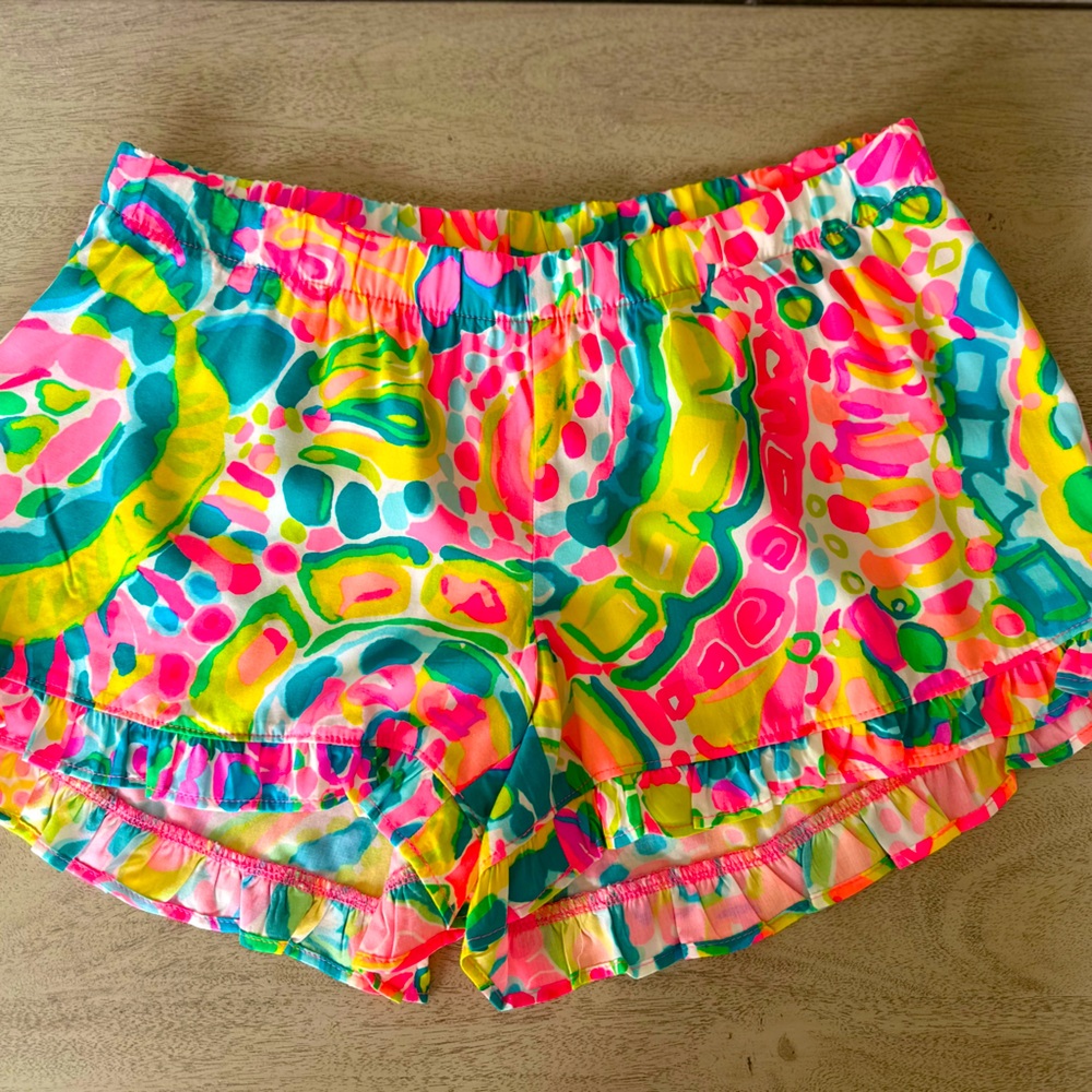 Adorable Lilly Pulitzer rayon shorts with ruffle accent! Super comfy and fun!
